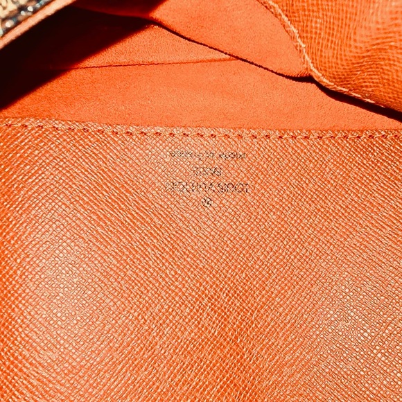 LOuis Vuitton Damier sling bag - Picture 7 of 12